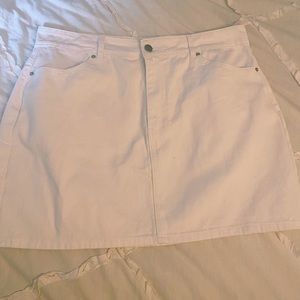 White denim skirt